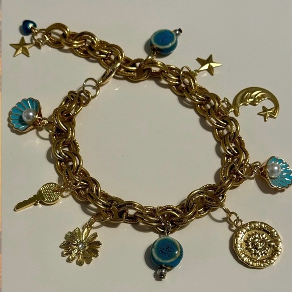 Gold Tone Charm Bracelet with 10 Charms - Picture 4 of 4